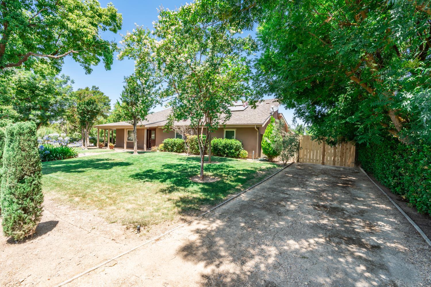 480 W Swift Ave, Fresno, CA 93705