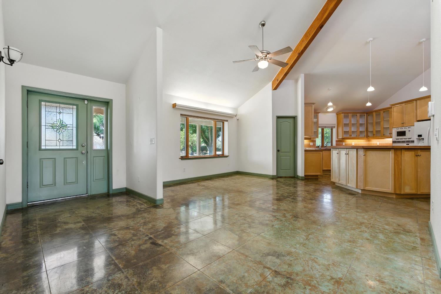 480 W Swift Ave, Fresno, CA 93705