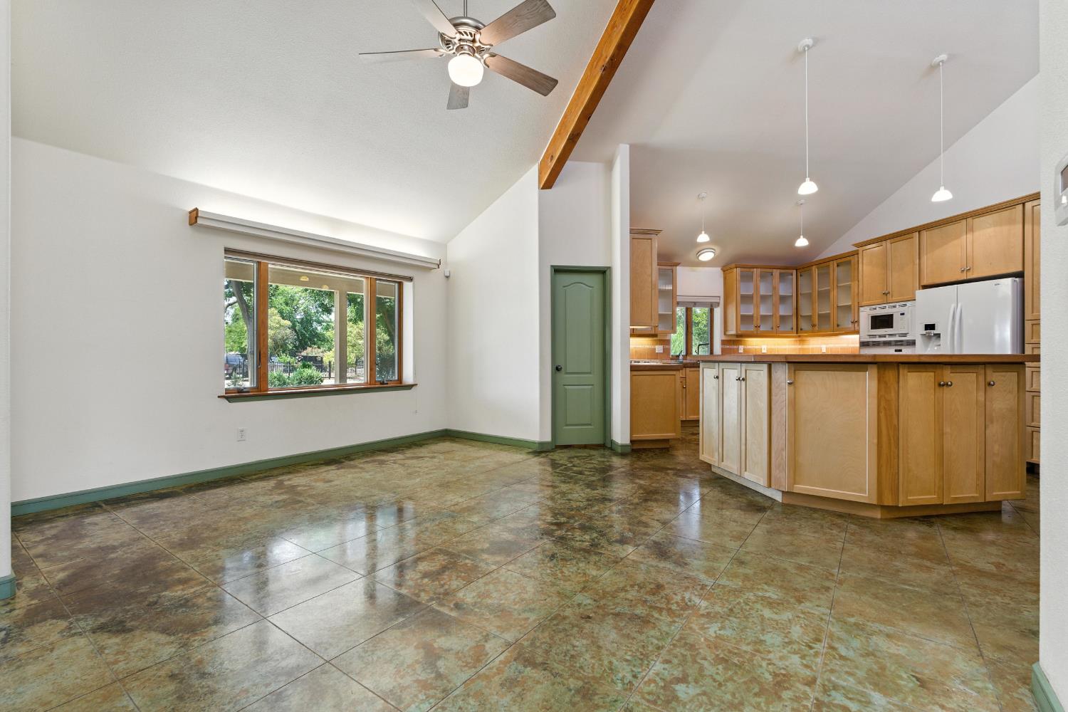 480 W Swift Ave, Fresno, CA 93705