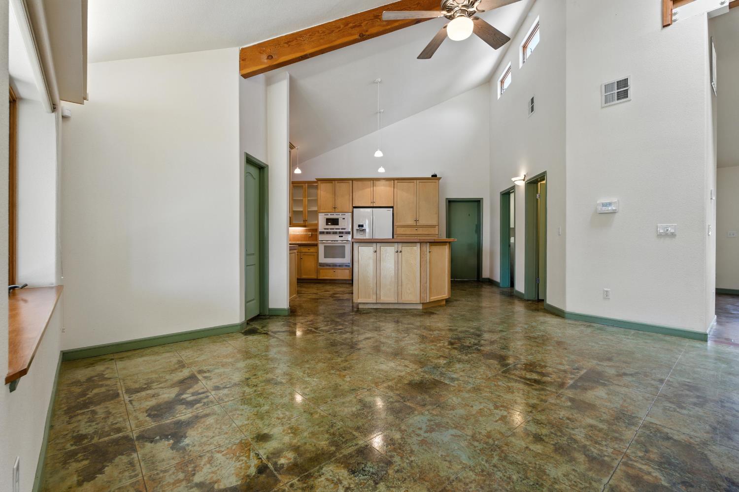 480 W Swift Ave, Fresno, CA 93705