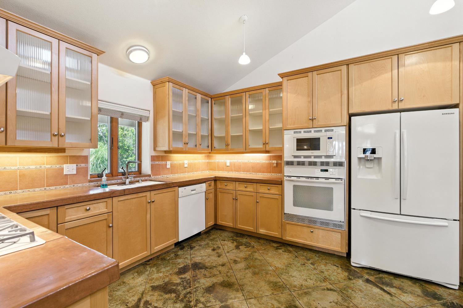 480 W Swift Ave, Fresno, CA 93705