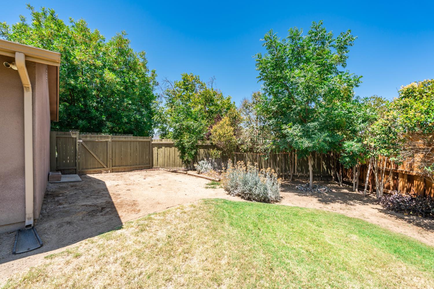 480 W Swift Ave, Fresno, CA 93705