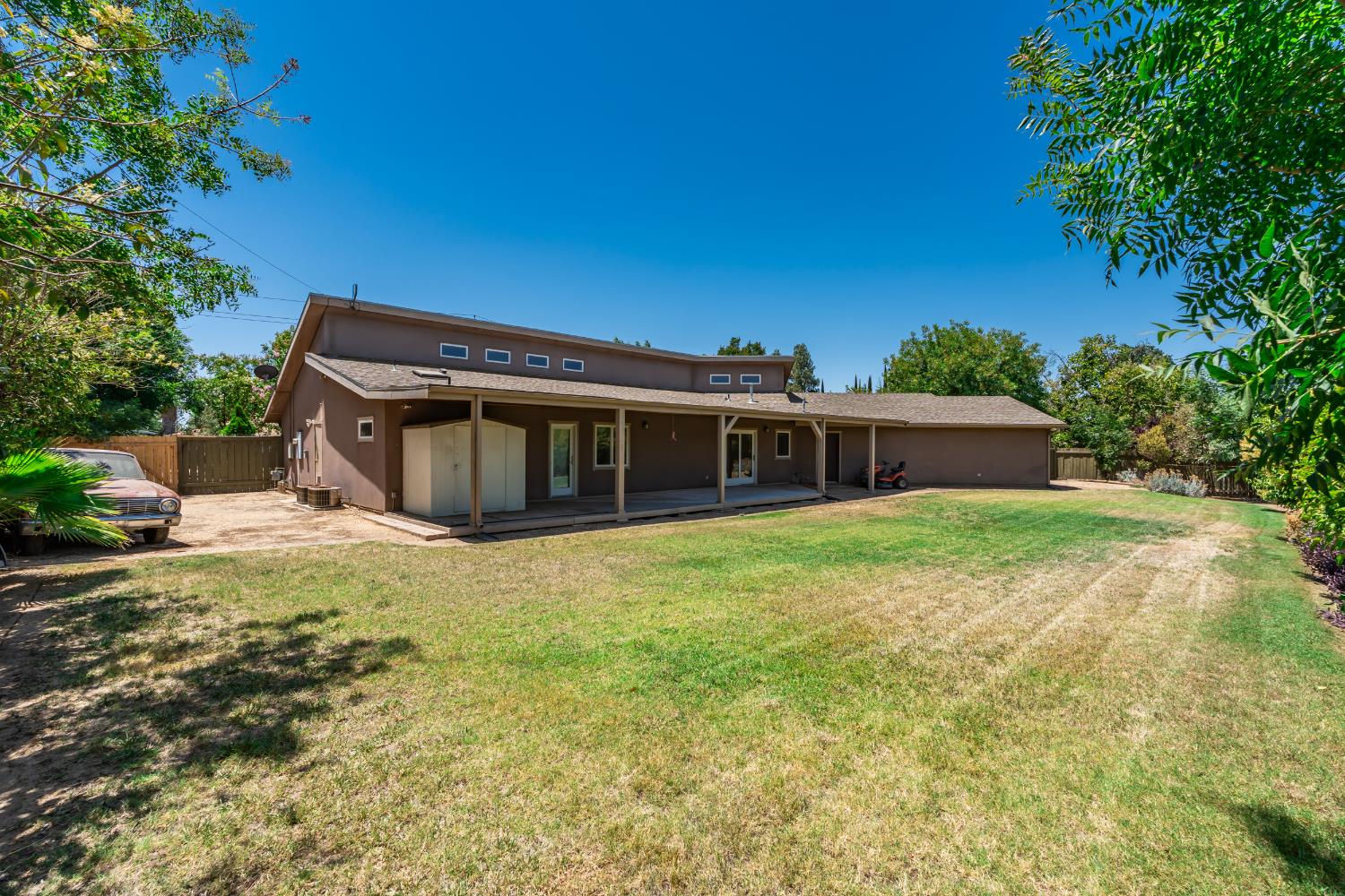 480 W Swift Ave, Fresno, CA 93705