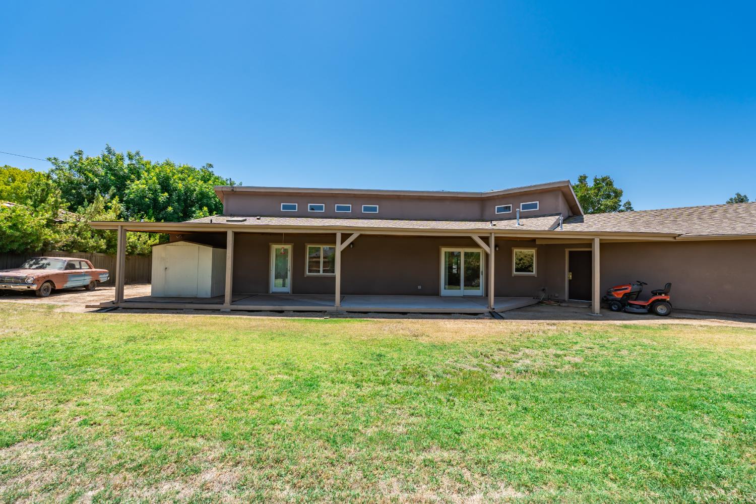 480 W Swift Ave, Fresno, CA 93705