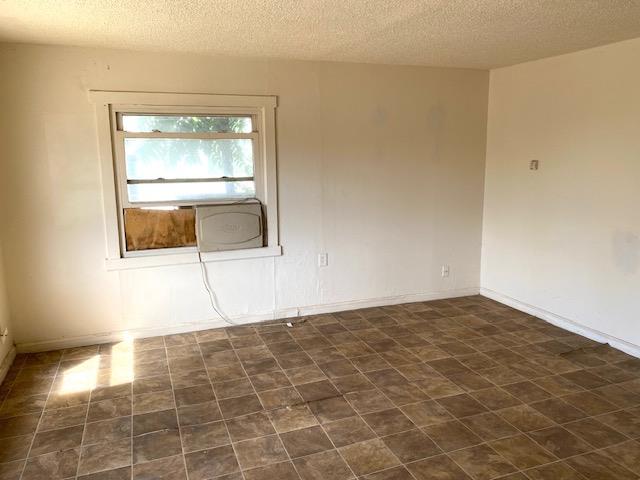 2429 S 10Th St, Fresno, CA 93725