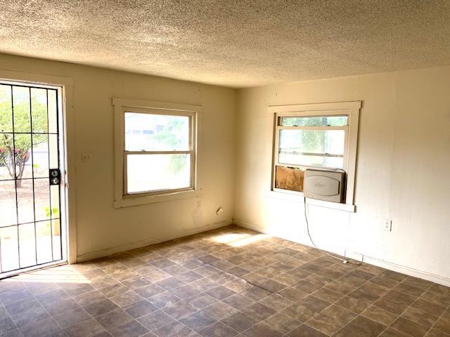 2429 S 10Th St, Fresno, CA 93725