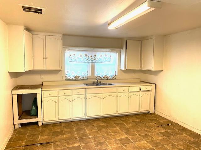 2429 S 10Th St, Fresno, CA 93725