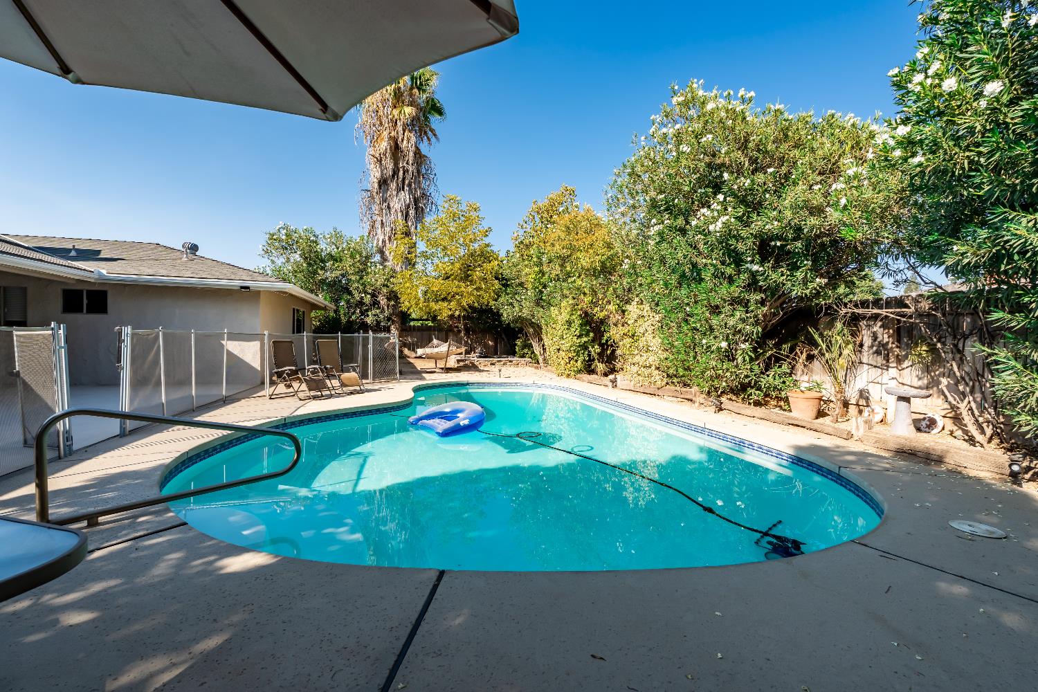 238 Fairbanks Ave, Sanger, CA 93657