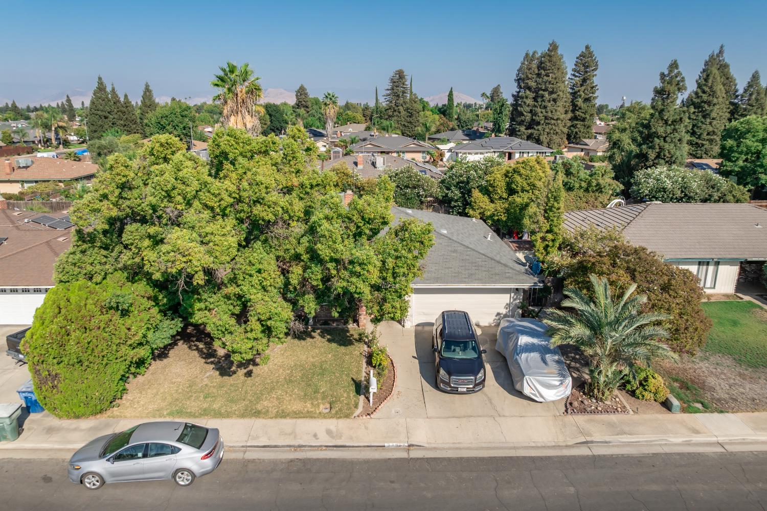 238 Fairbanks Ave, Sanger, CA 93657