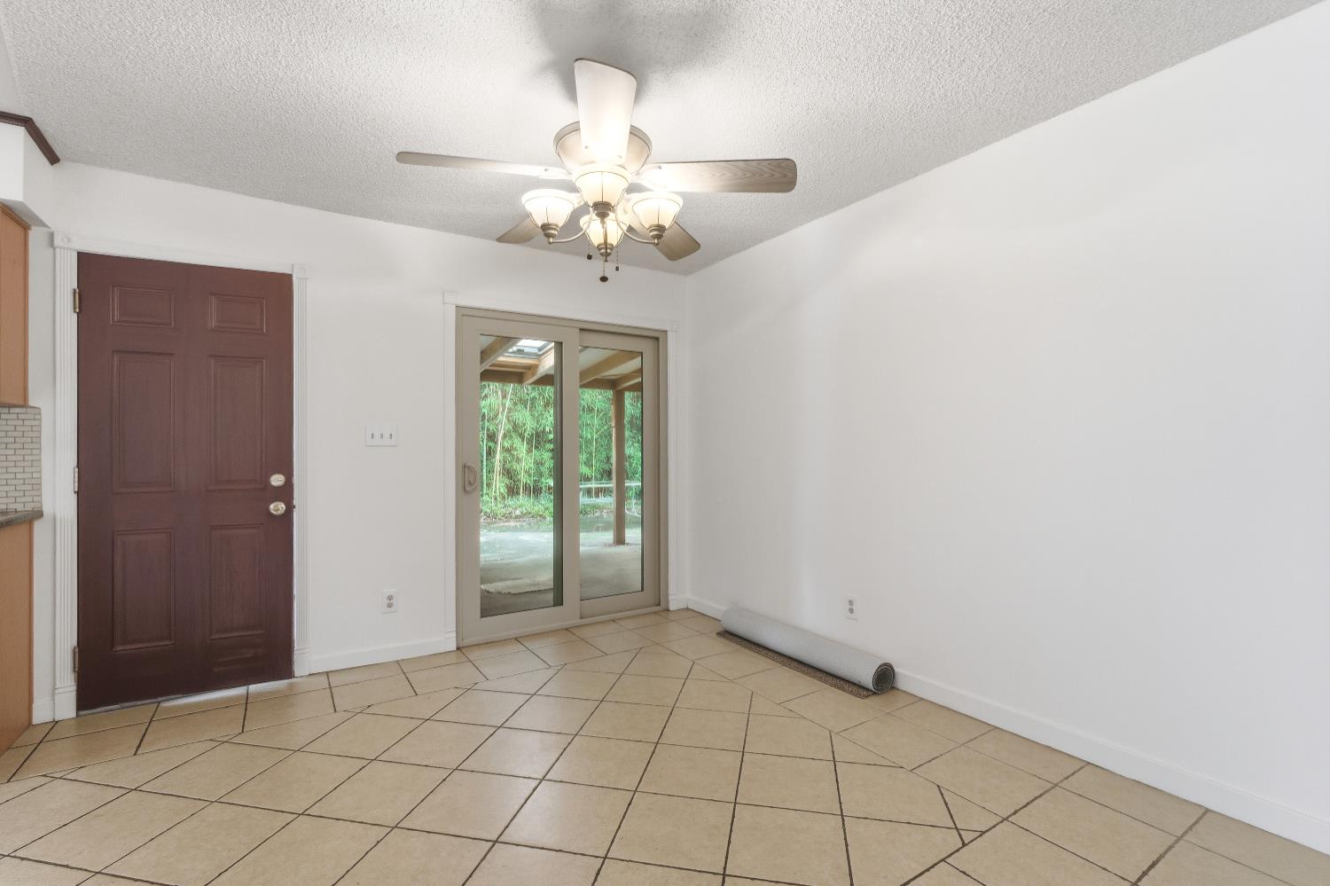 2432 Hicks St, Selma, CA 93662