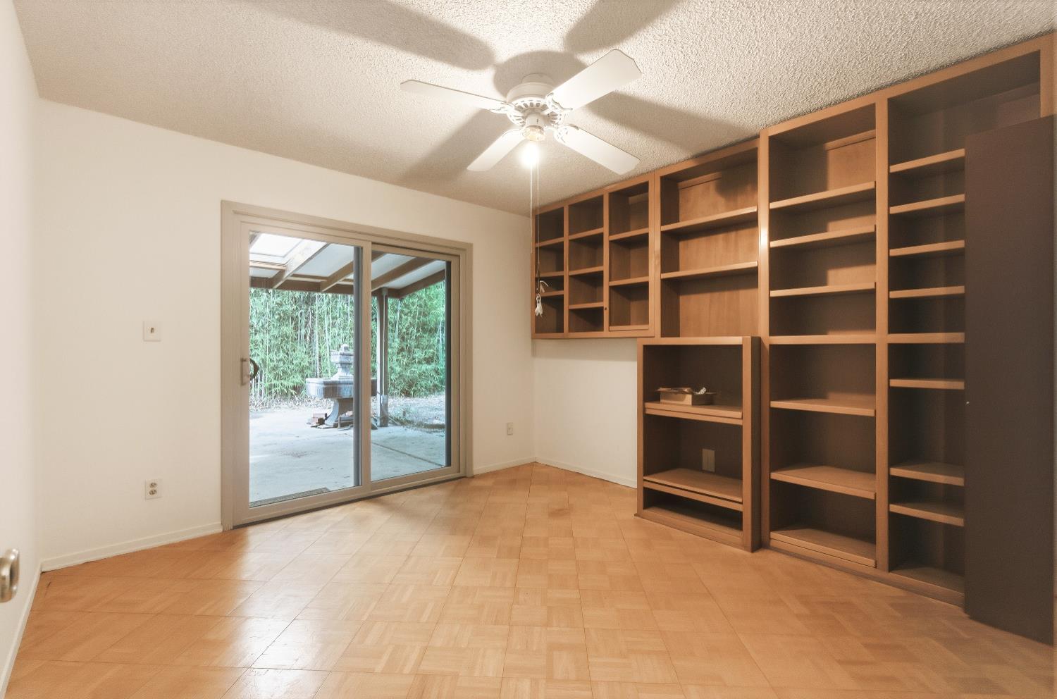 2432 Hicks St, Selma, CA 93662