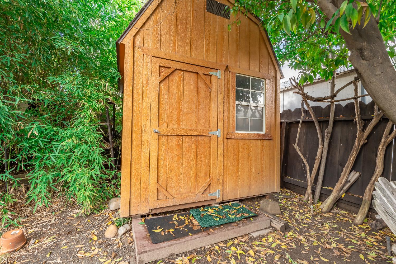 2432 Hicks St, Selma, CA 93662