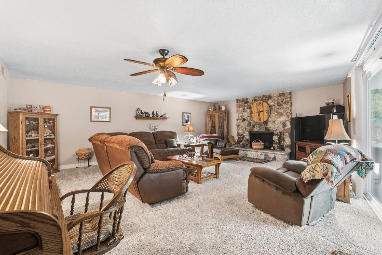 1720 W Barstow Ave, Fresno, CA 93711