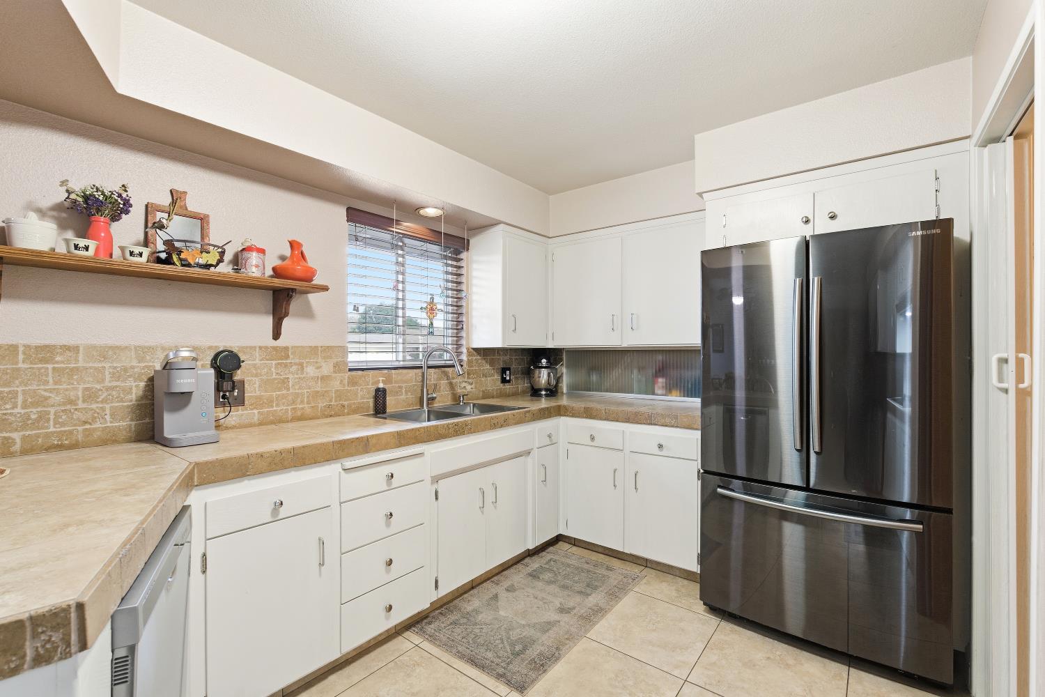 1720 W Barstow Ave, Fresno, CA 93711