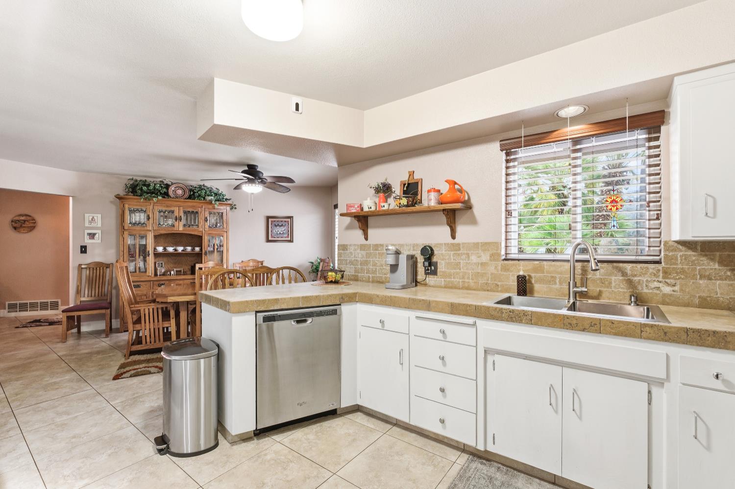 1720 W Barstow Ave, Fresno, CA 93711