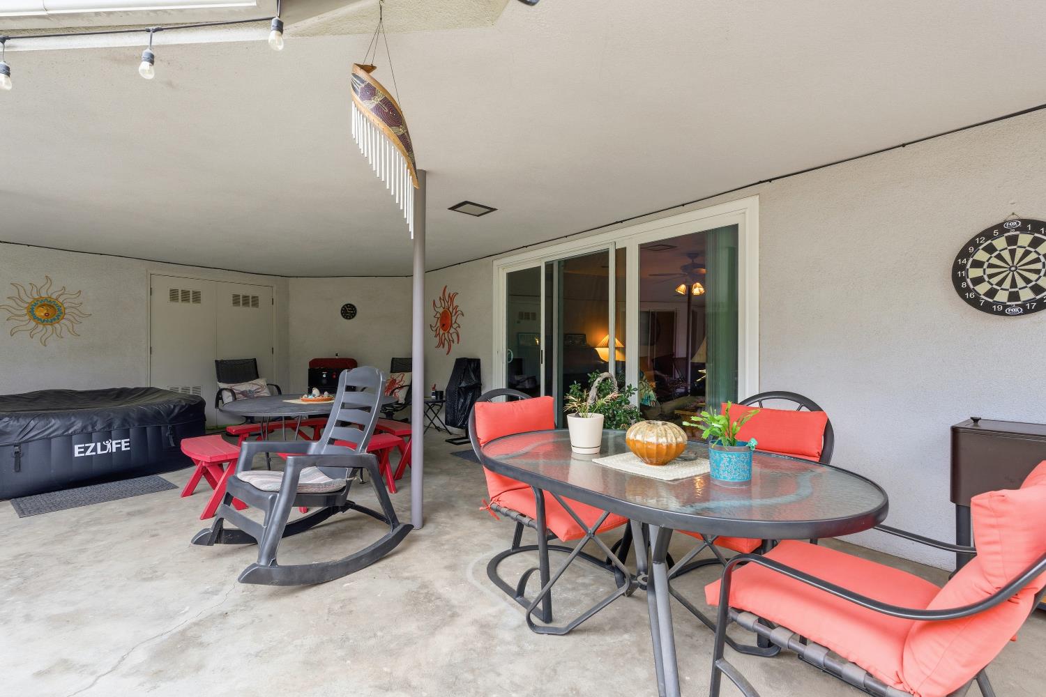 1720 W Barstow Ave, Fresno, CA 93711