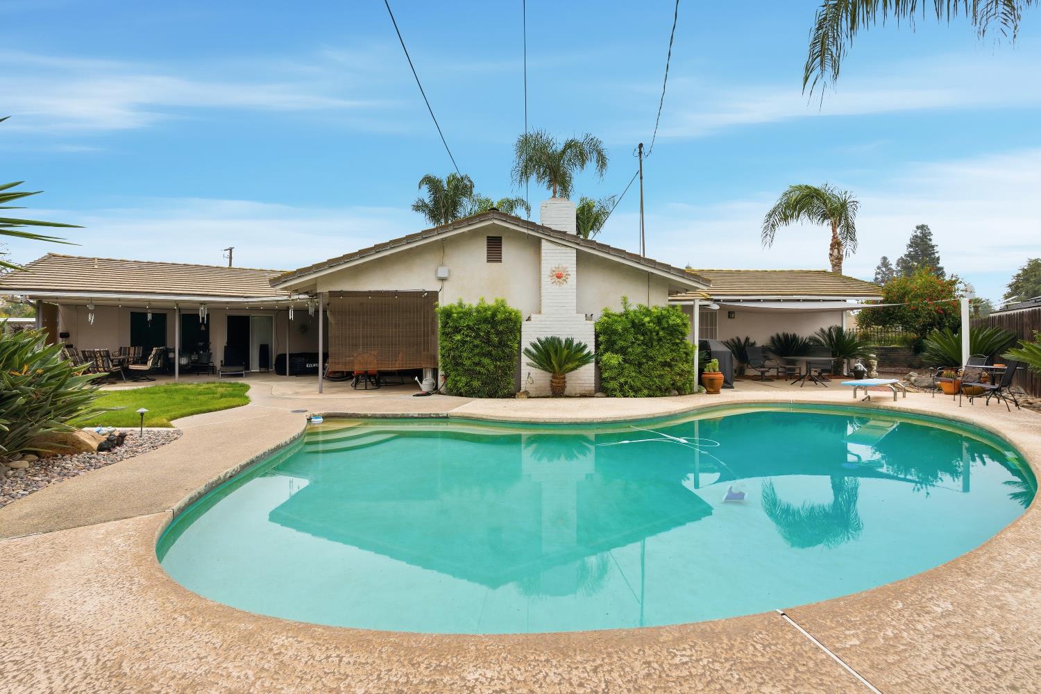 1720 W Barstow Ave, Fresno, CA 93711