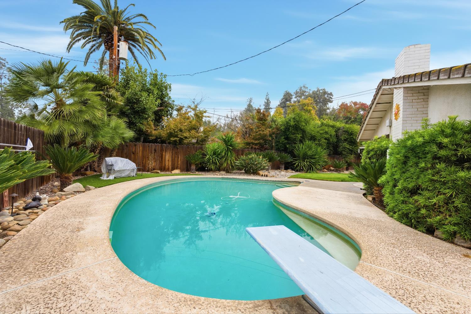 1720 W Barstow Ave, Fresno, CA 93711