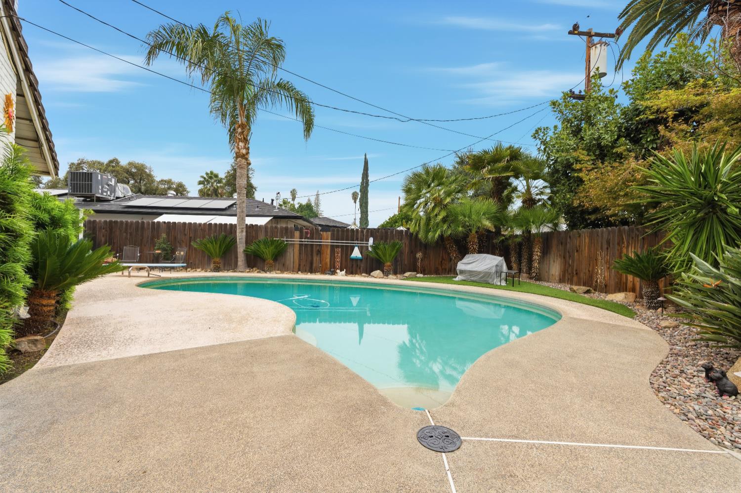 1720 W Barstow Ave, Fresno, CA 93711