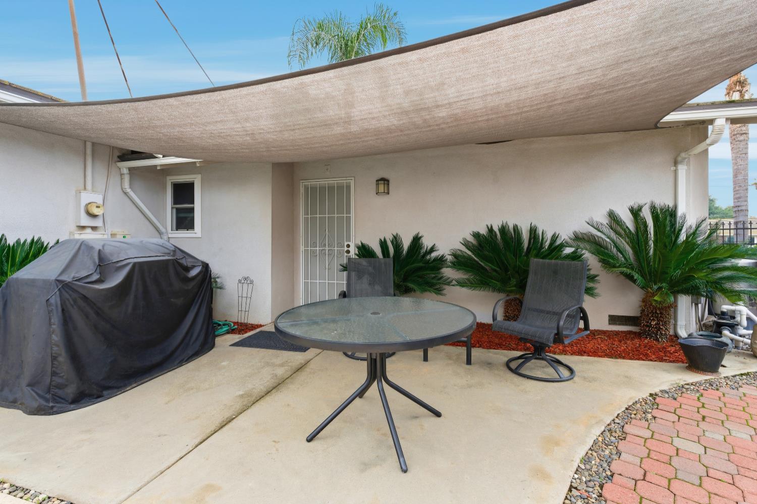 1720 W Barstow Ave, Fresno, CA 93711