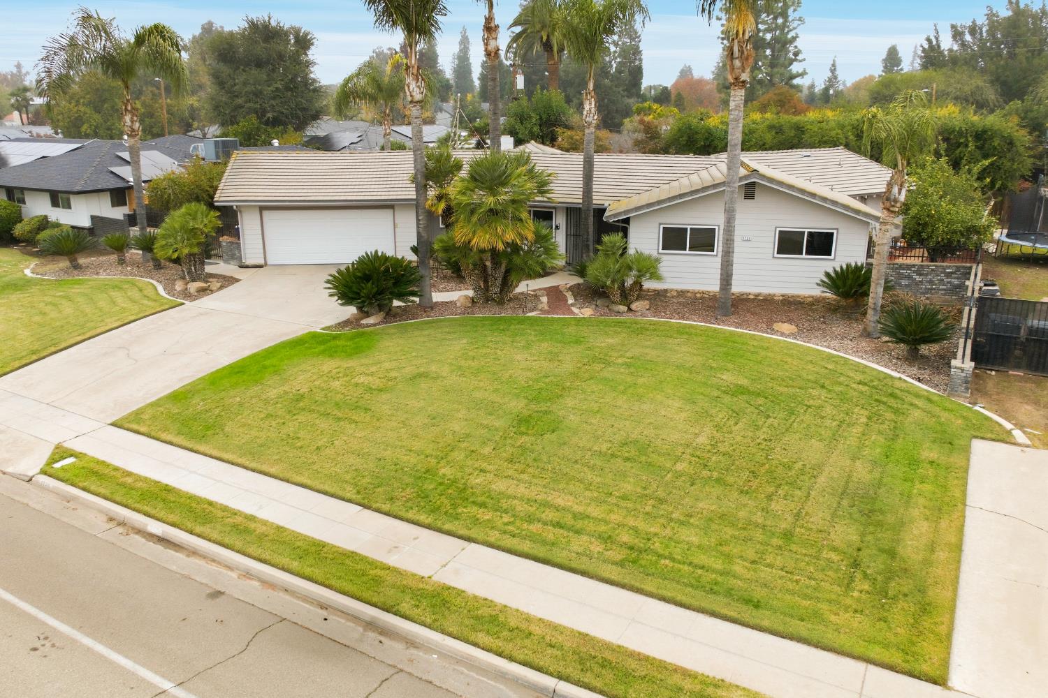 1720 W Barstow Ave, Fresno, CA 93711