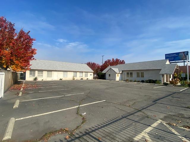 2345 E Clinton Ave, Fresno, CA 93703