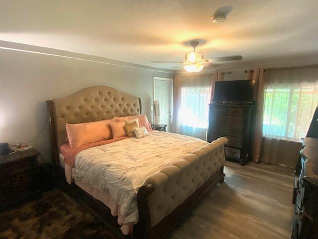 4574 E Illinois Ave, Fresno, CA 93702