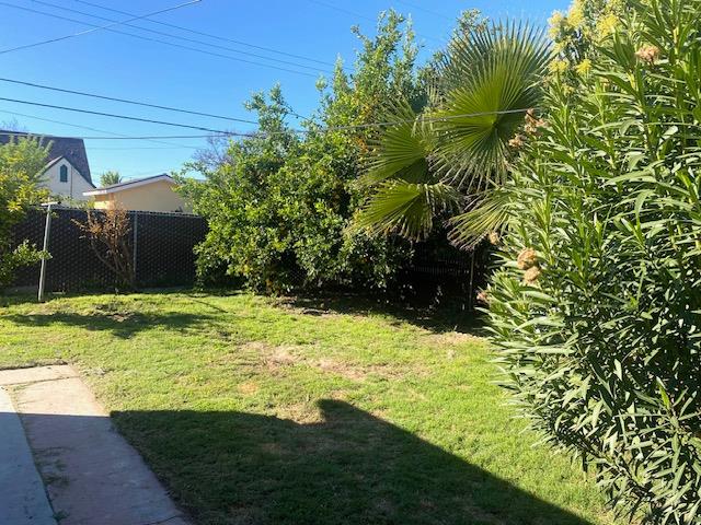 4574 E Illinois Ave, Fresno, CA 93702