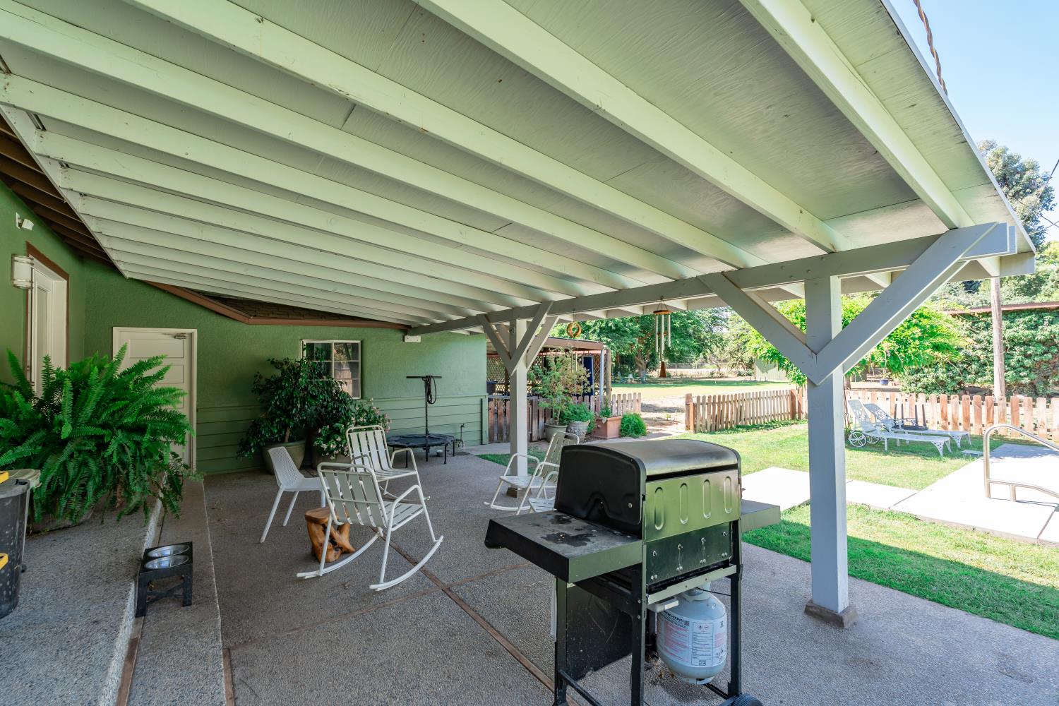5426 Columbia Dr S, Fresno, CA 93727