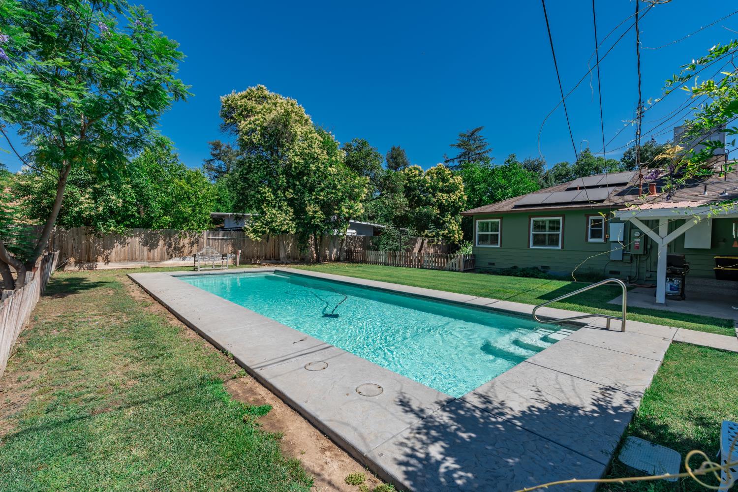 5426 Columbia Dr S, Fresno, CA 93727
