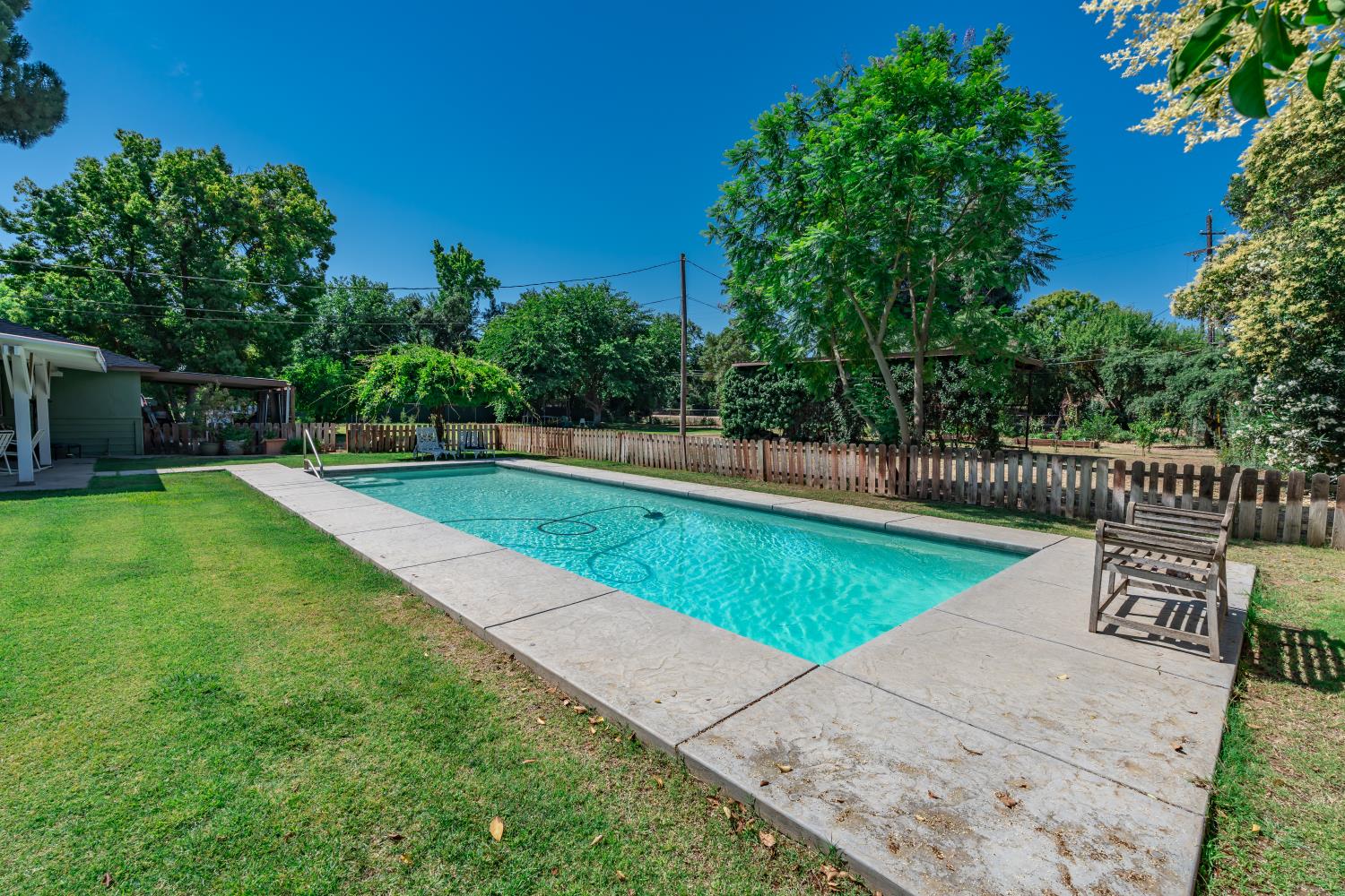 5426 Columbia Dr S, Fresno, CA 93727