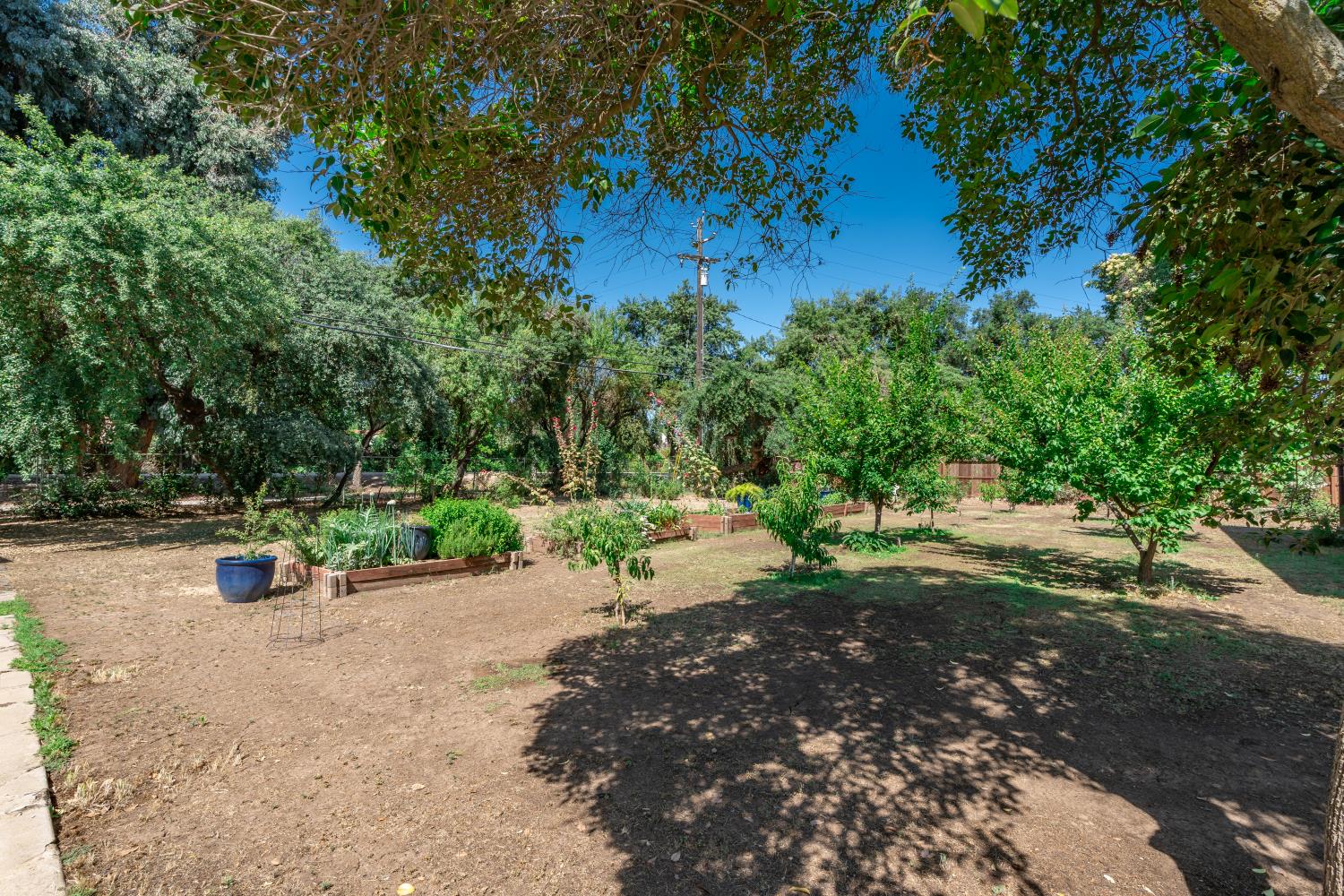 5426 Columbia Dr S, Fresno, CA 93727