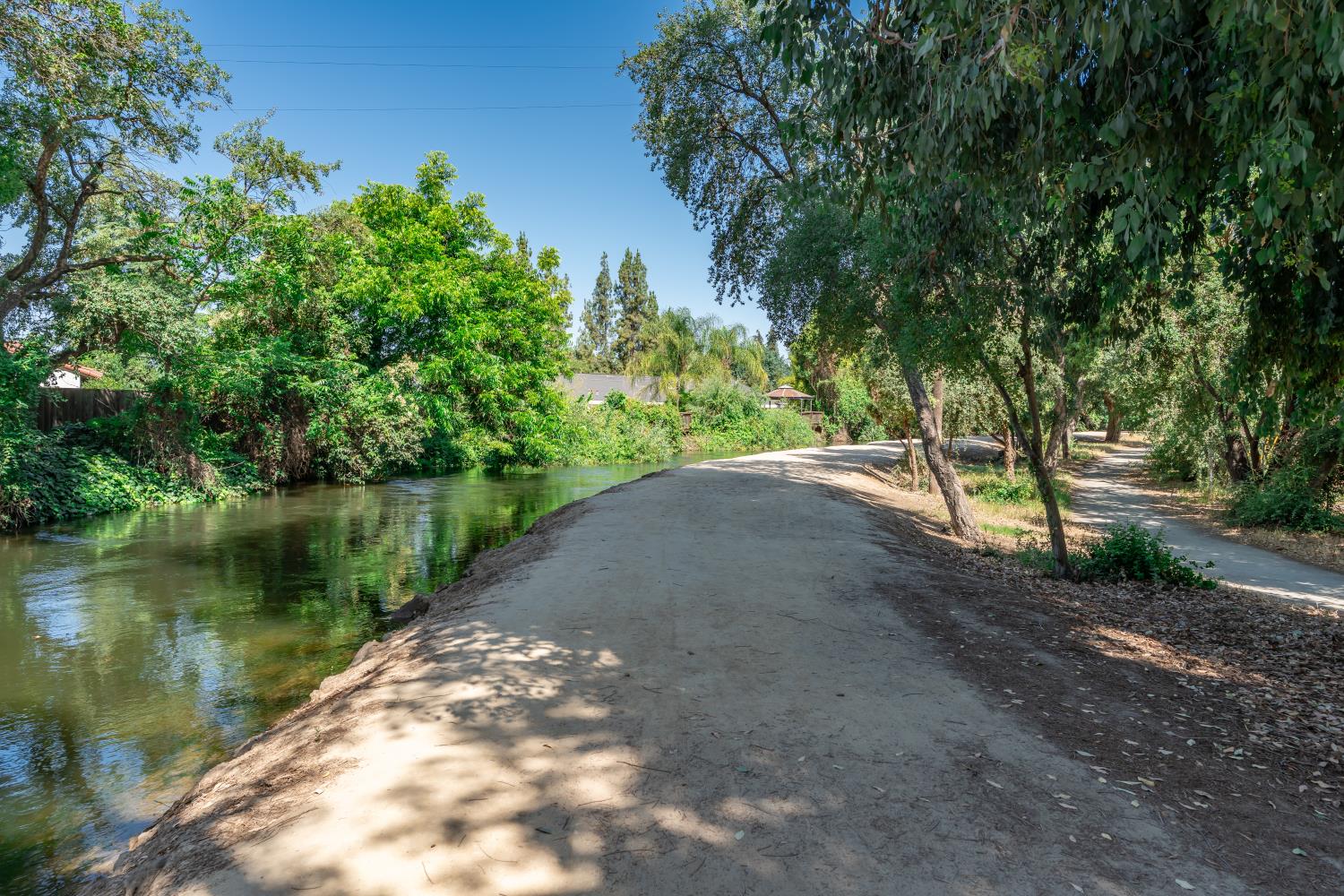 5426 Columbia Dr S, Fresno, CA 93727