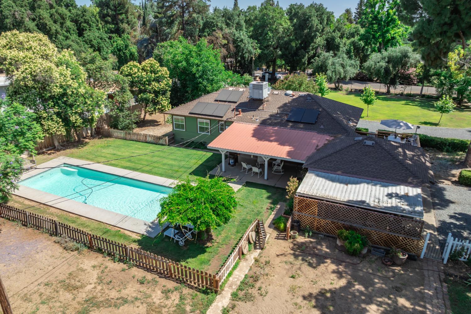 5426 Columbia Dr S, Fresno, CA 93727