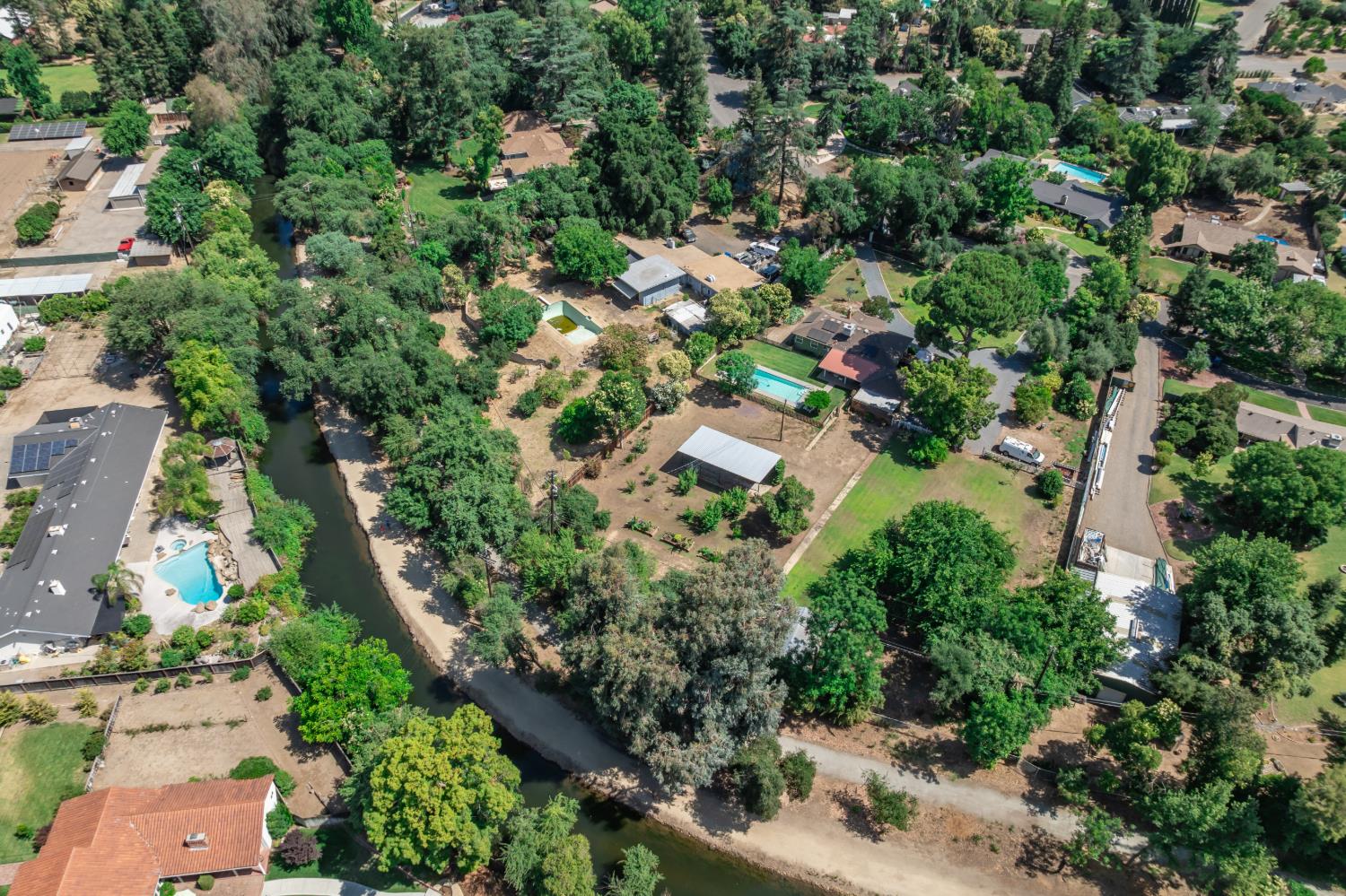 5426 Columbia Dr S, Fresno, CA 93727